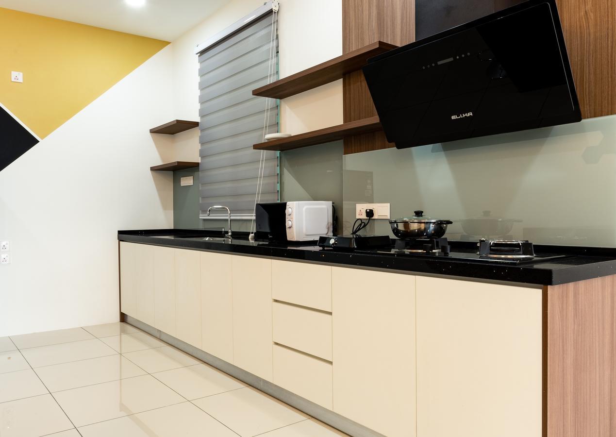 Southwest Island Suite By D Imperio Homestay Bayan Lepas Dış mekan fotoğraf